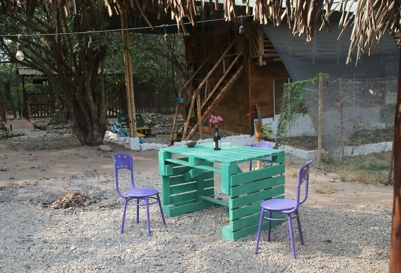 La Casa En El Aire   Hostel