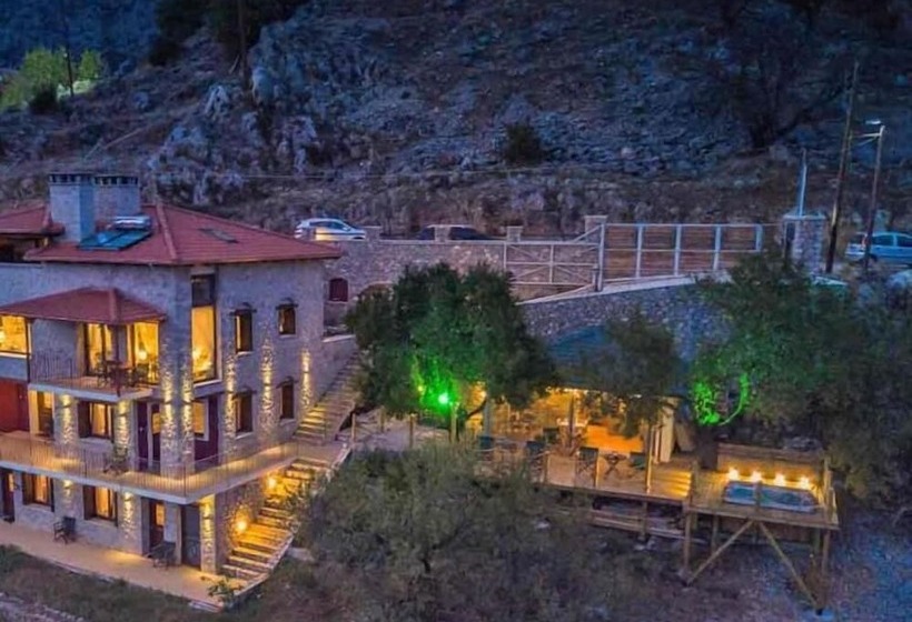 פנסיון Almond House Suites Arachova  Adults Only