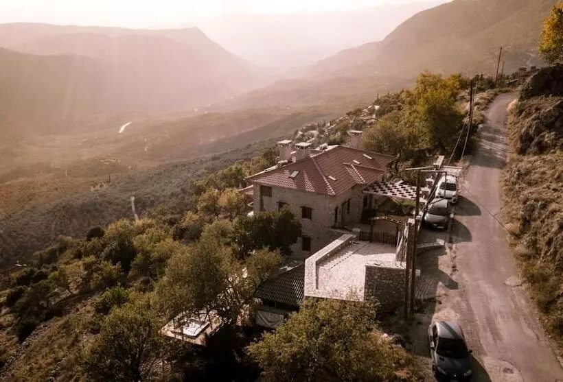 ペンション Almond House Suites Arachova  Adults Only