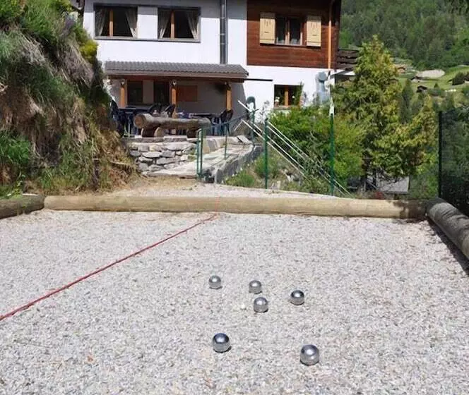 ペンション Auberge De La Puchotaz