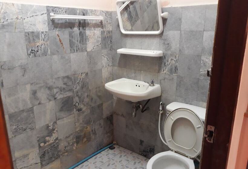 פנסיון Baan Nopparat