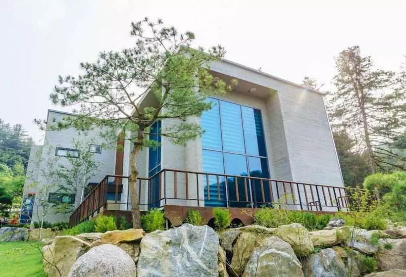 Majatalo Gallery 774