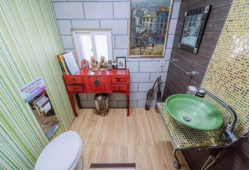 Majatalo Gallery 774