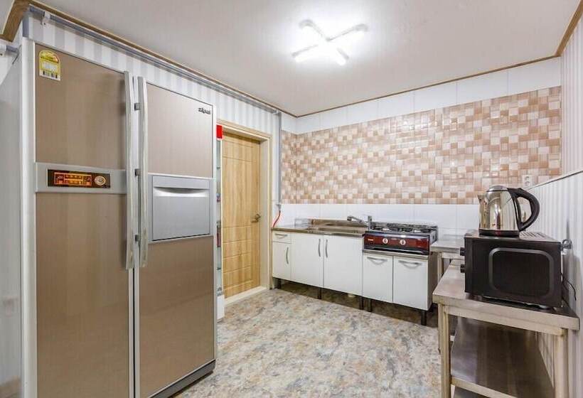 Pension (Hôtel basse catégorie) Gallery 774