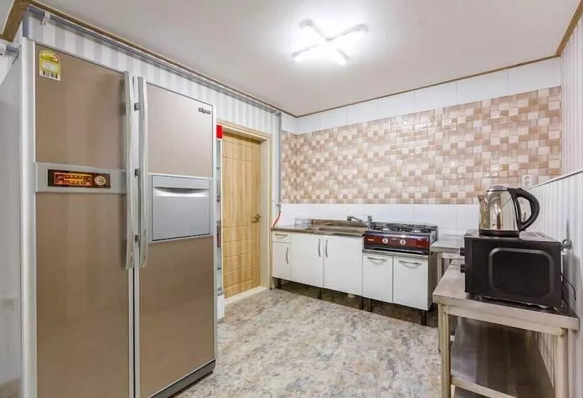 Majatalo Gallery 774