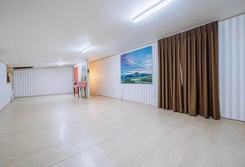 Majatalo Gallery 774