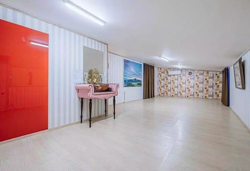 Majatalo Gallery 774