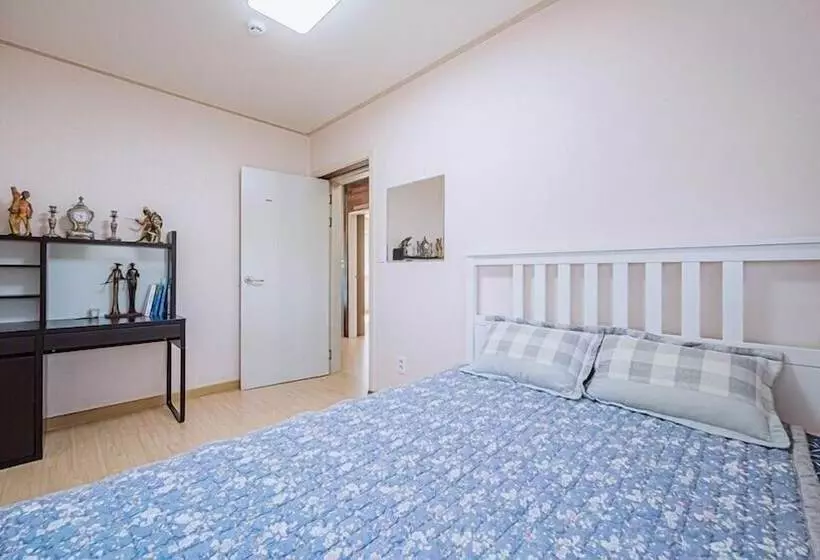 Majatalo Gallery 774