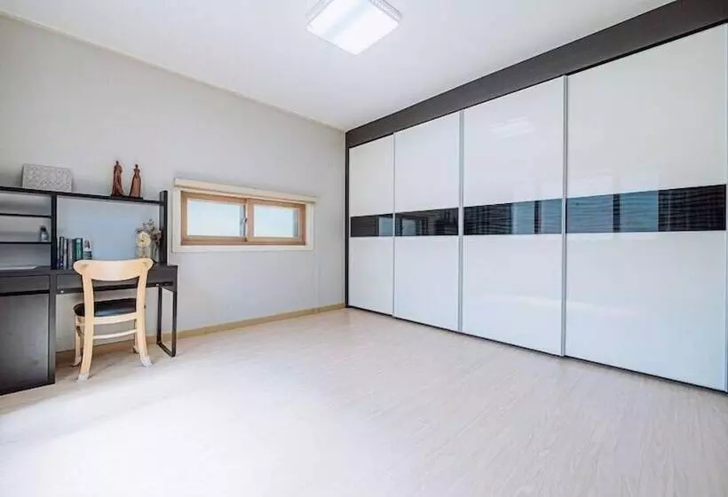 Majatalo Gallery 774