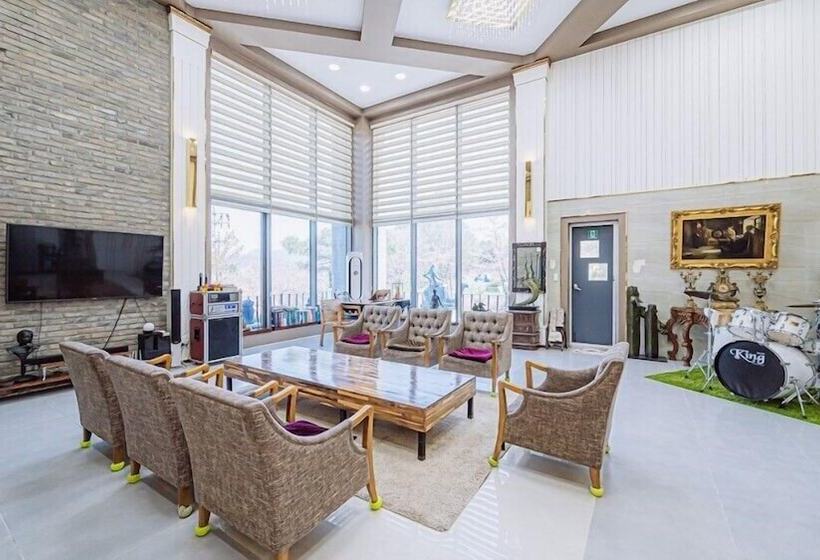 Pension (Hôtel basse catégorie) Gallery 774