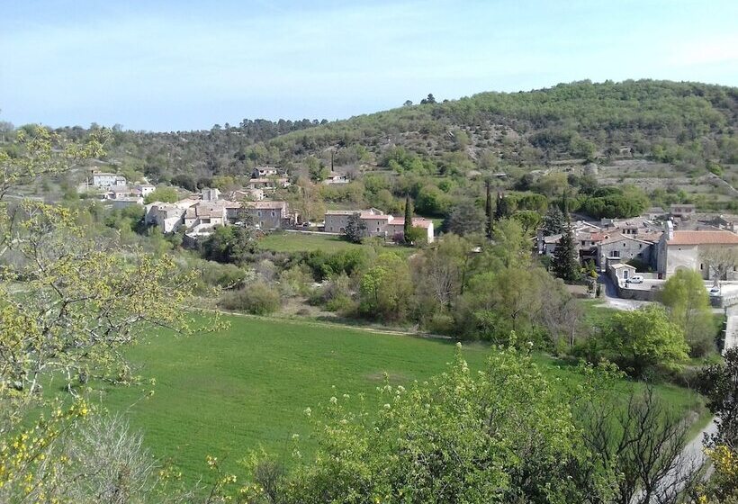 بنسيون Gîtes Du Combeau