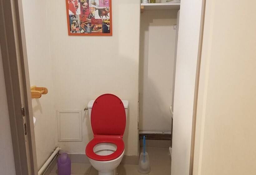 بنسيون Gîtes Du Combeau