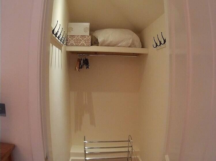 ペンション The Gate Lodge