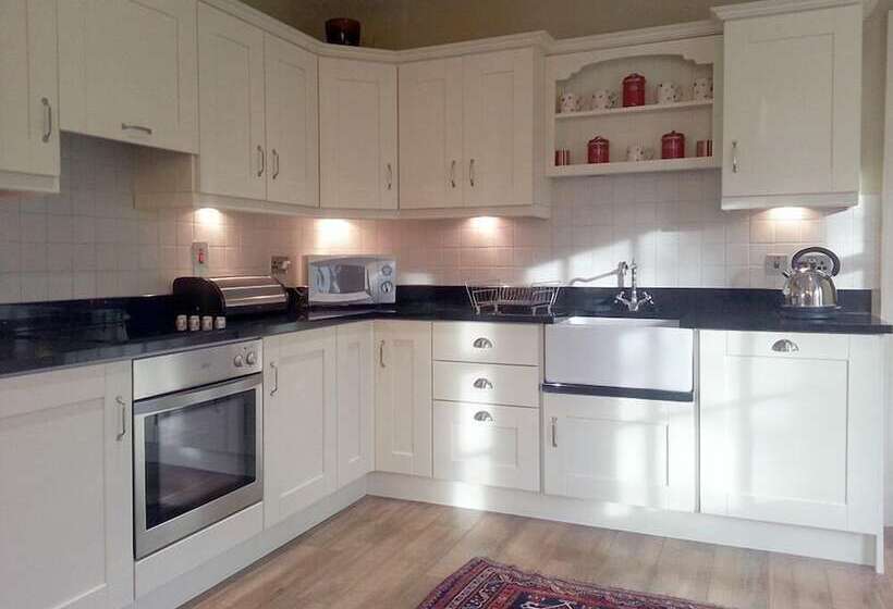 ペンション The Gate Lodge