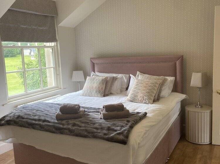 ペンション The Gate Lodge