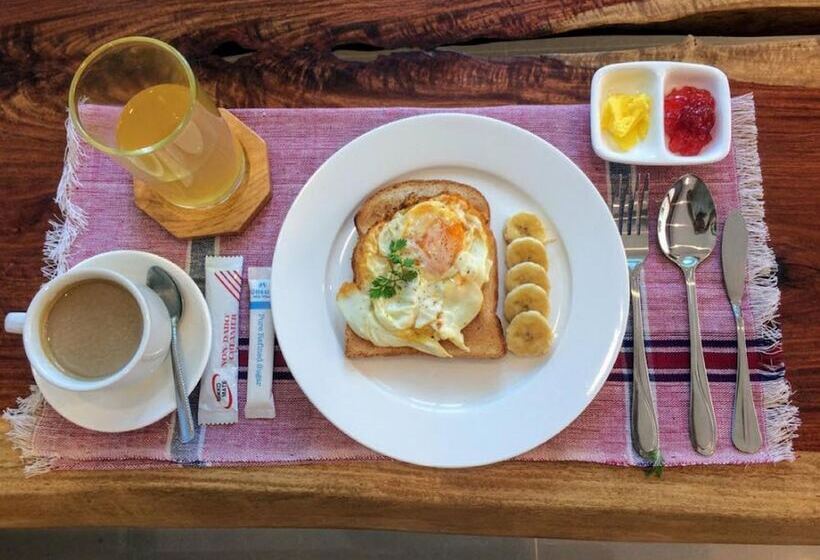 پانسیون The Lodge Ngwe Taung