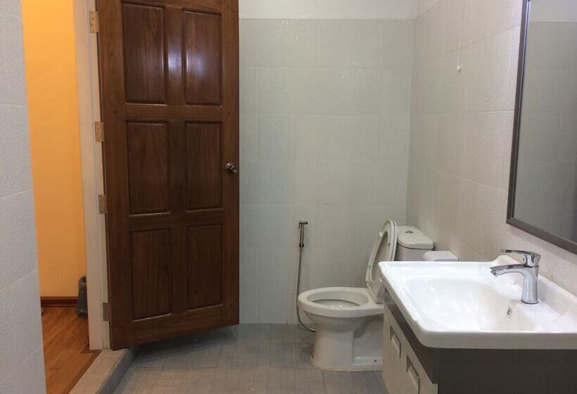 پانسیون The Lodge Ngwe Taung