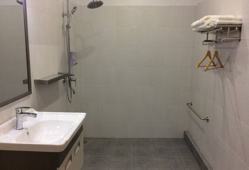 پانسیون The Lodge Ngwe Taung