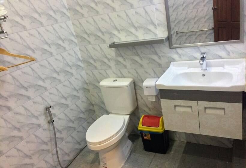 پانسیون The Lodge Ngwe Taung