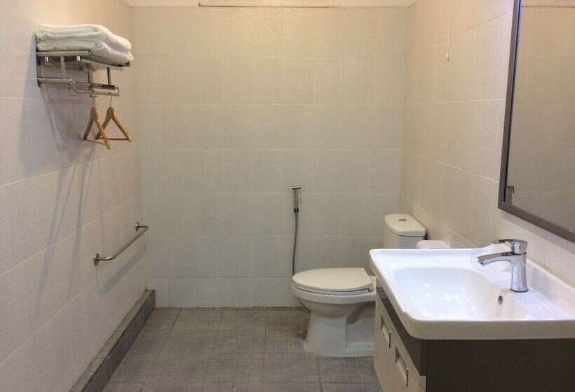 پانسیون The Lodge Ngwe Taung