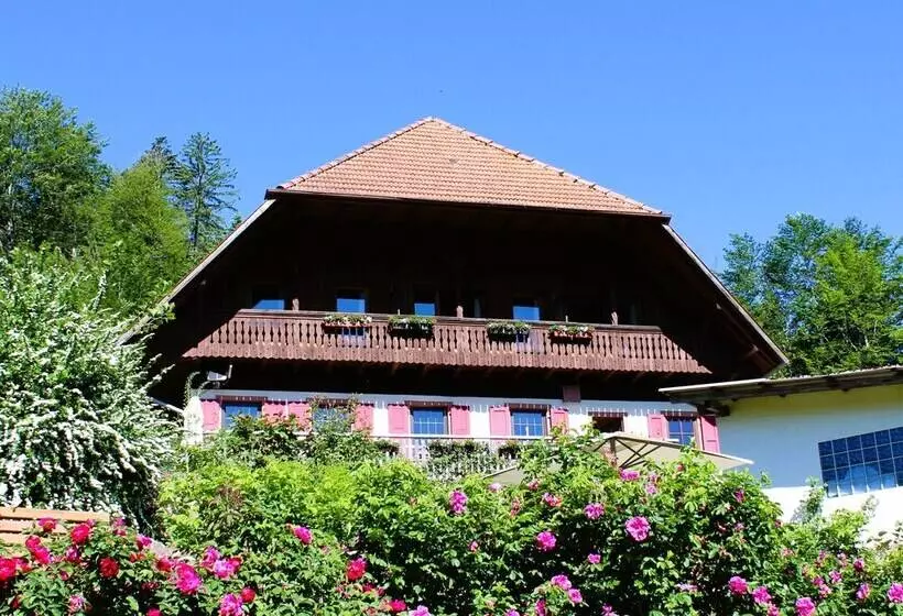 ペンション The Moosbach Garden