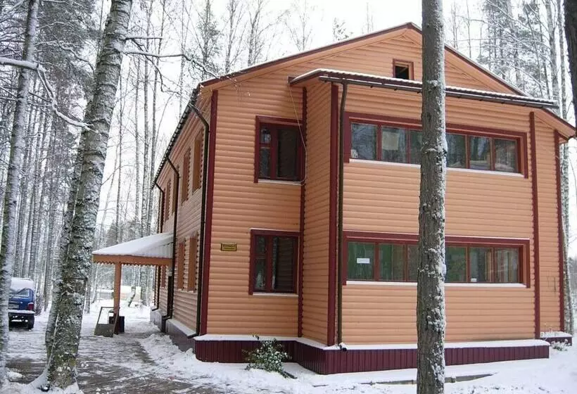 Lomakeskus Sandal Guest House