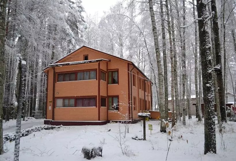 Lomakeskus Sandal Guest House