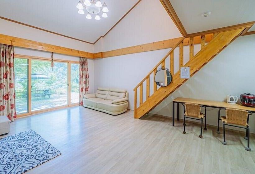 Youngwol Cloud Garden Pension