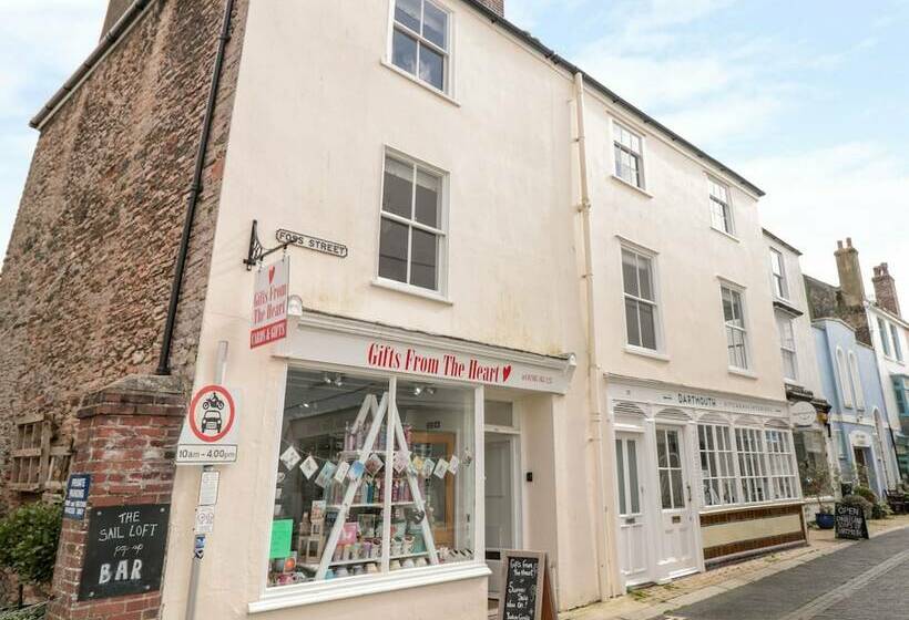 Apartment 1 @ 22 Foss Street