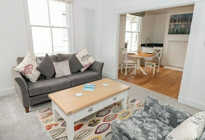 Apartment 1 @ 22 Foss Street