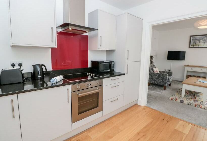 Apartment 1 @ 22 Foss Street