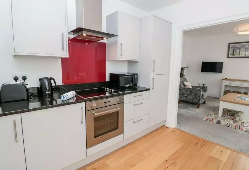 Apartment 1 @ 22 Foss Street