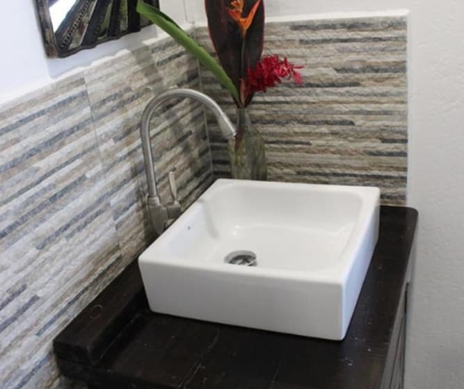 تختخواب و صبحانه Carmen S Place