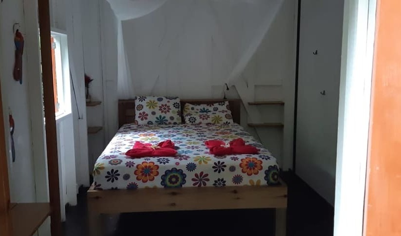 تختخواب و صبحانه Carmen S Place