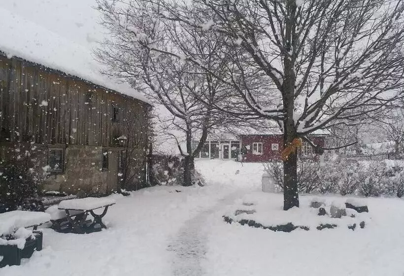 Aamiaismajoitus (B&B) Klostergården Tautra