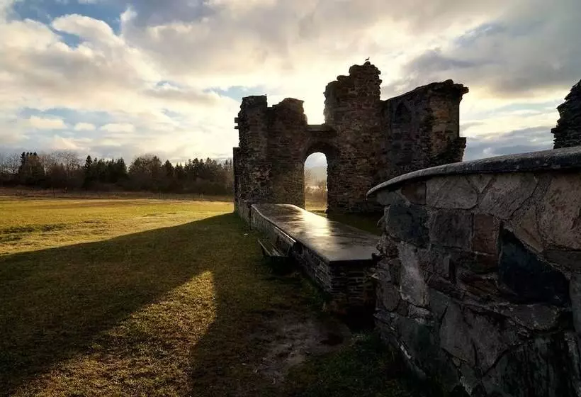 Aamiaismajoitus (B&B) Klostergården Tautra