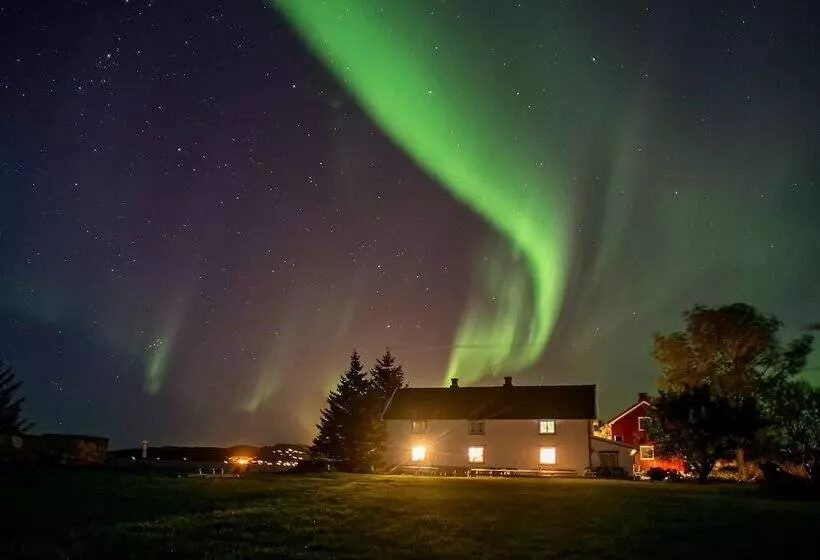 Aamiaismajoitus (B&B) Klostergården Tautra