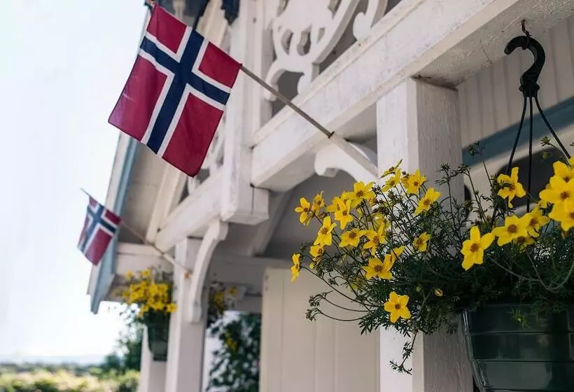 Aamiaismajoitus (B&B) Klostergården Tautra