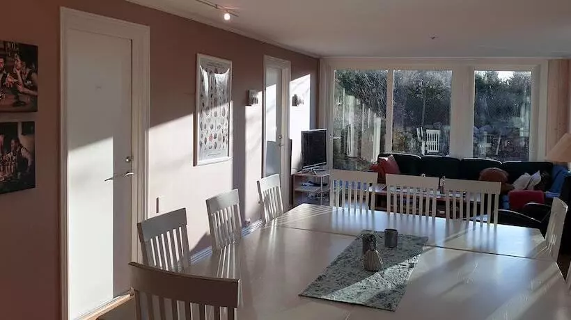 Aamiaismajoitus (B&B) Klostergården Tautra