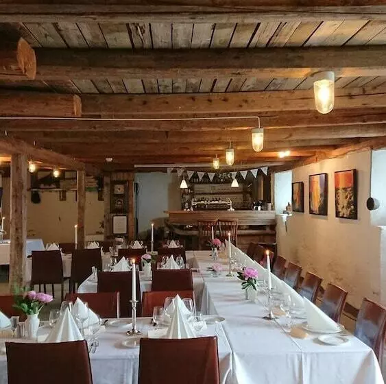 Aamiaismajoitus (B&B) Klostergården Tautra