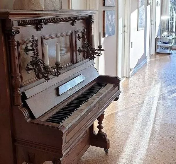 Aamiaismajoitus (B&B) Klostergården Tautra