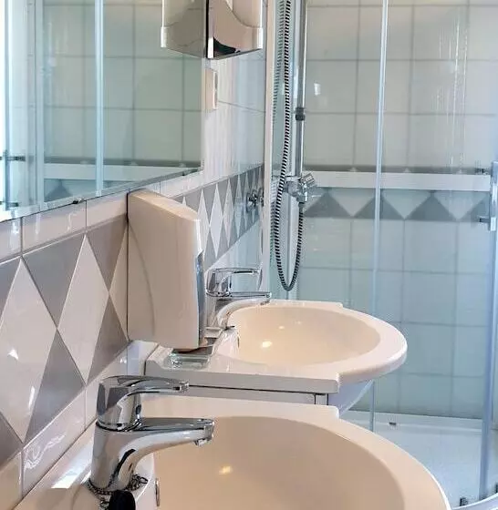 Aamiaismajoitus (B&B) Klostergården Tautra