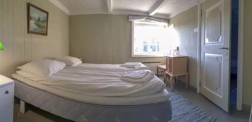 Aamiaismajoitus (B&B) Klostergården Tautra