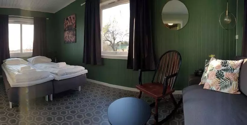 Aamiaismajoitus (B&B) Klostergården Tautra