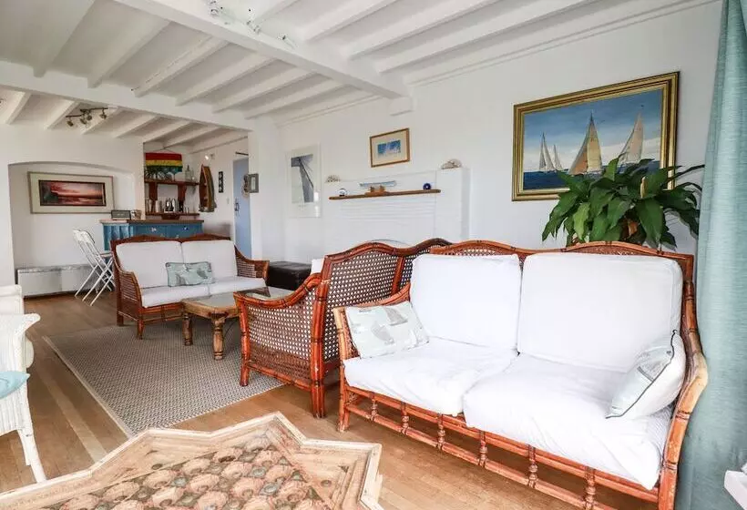 Blue Bay Beach House