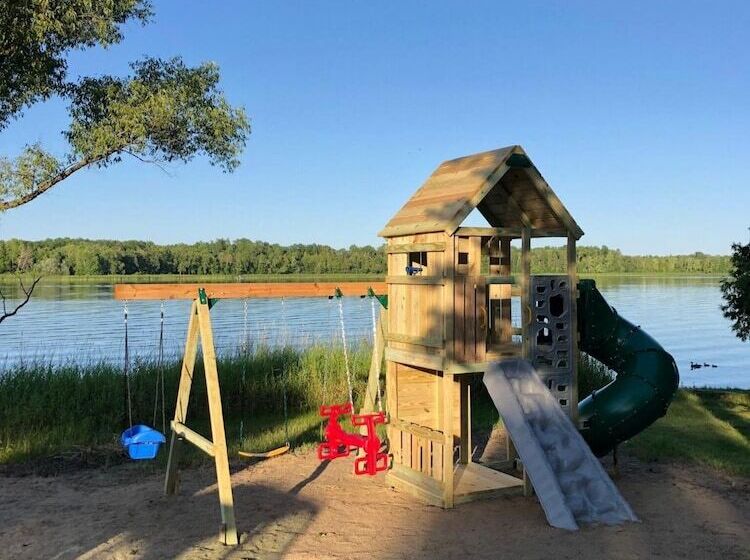 Blue Moon Resort And Motel