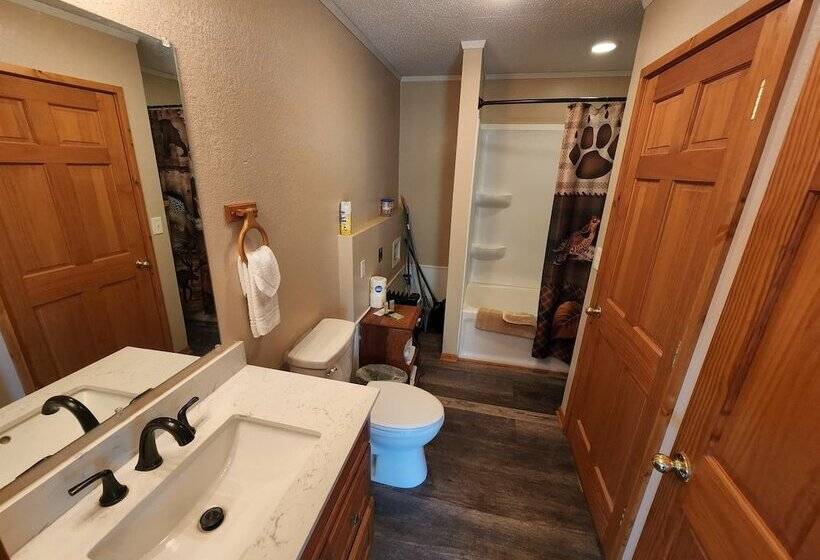 Blue Moon Resort And Motel