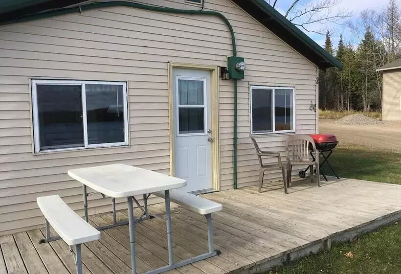 Blue Moon Resort And Motel