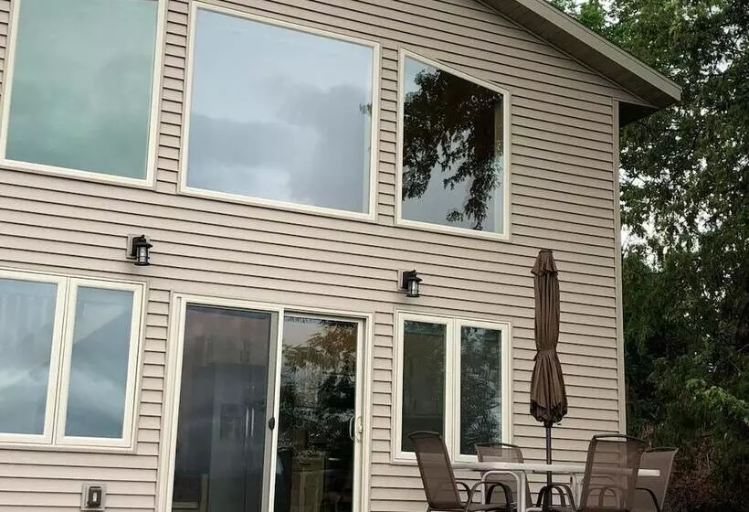 Blue Moon Resort And Motel