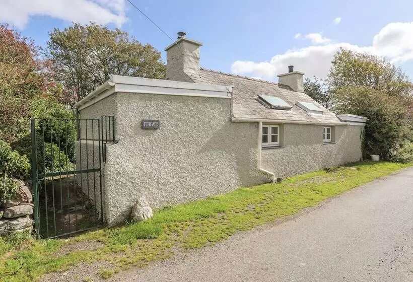 Ffrwd Cottage